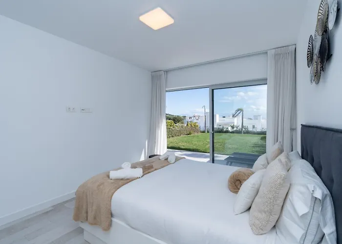 Al-1604 Ground Floor Alcazaba Lagoon Apartment *